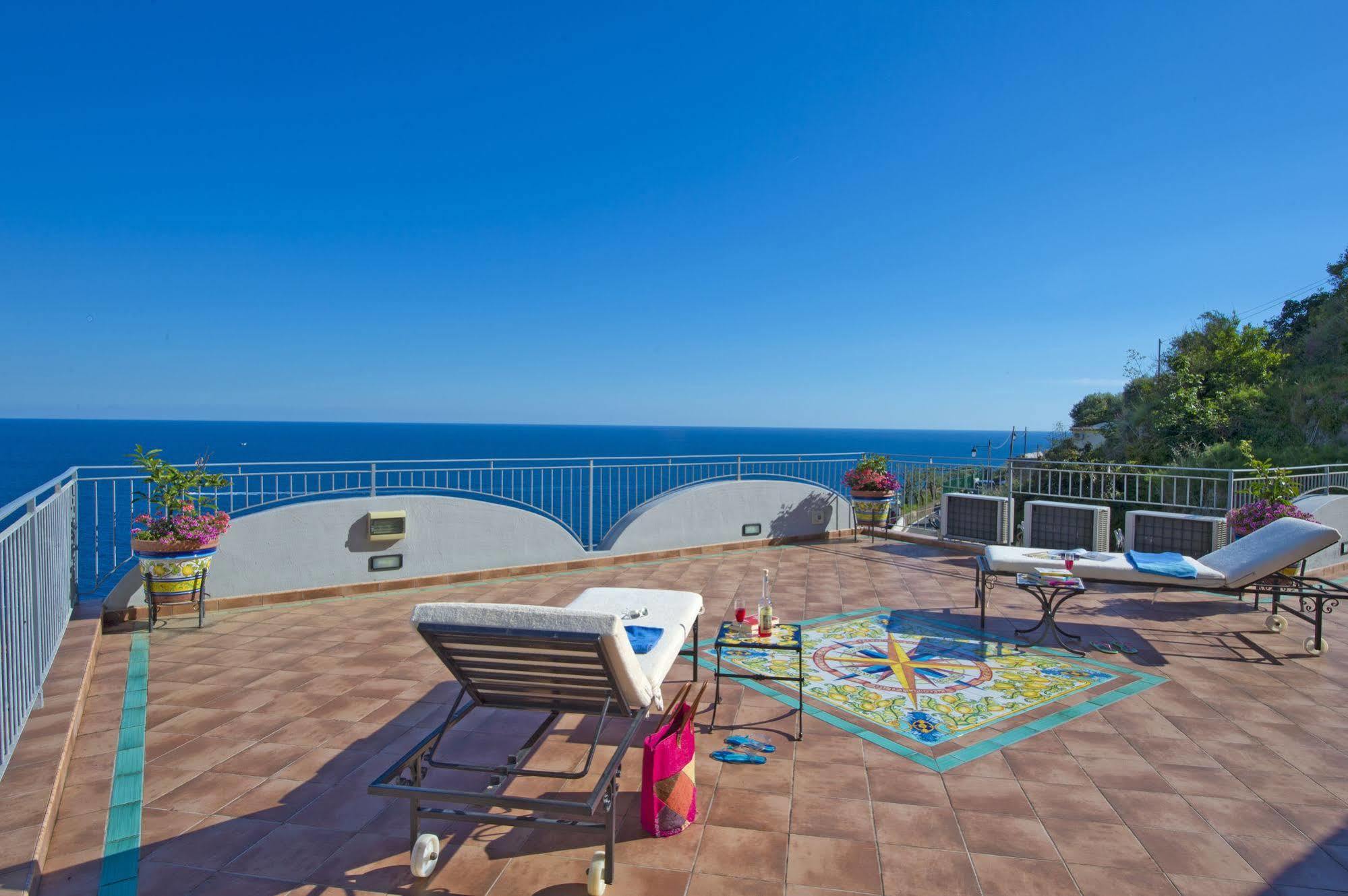 Il Giardino Dei Limoni Aparthotel Praiano Kültér fotó